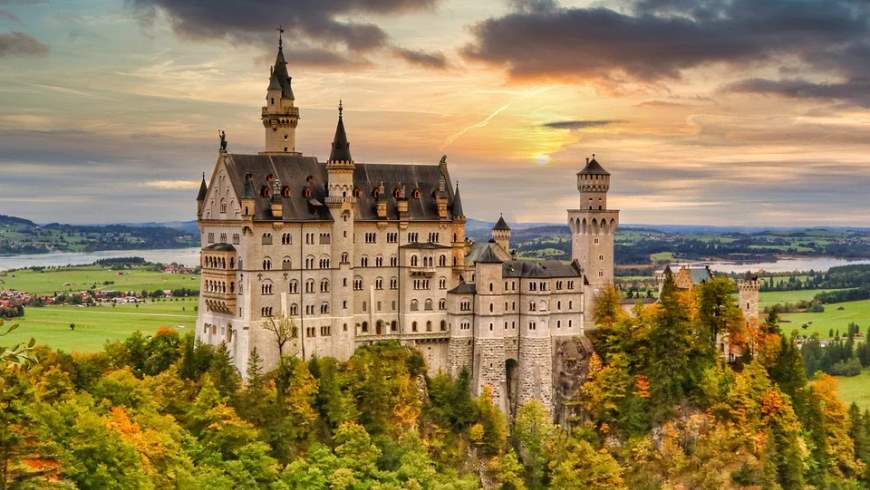 Schloss Neuschwanstein im Herbst