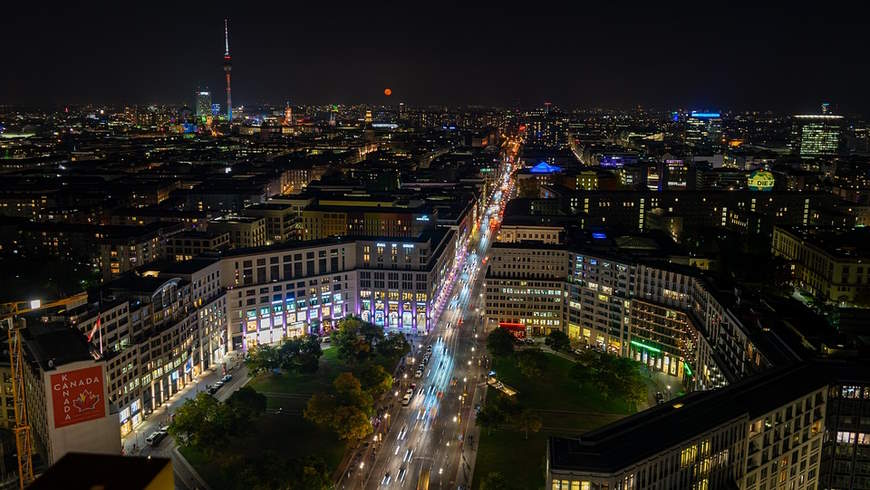 Berliner Skyline in der Nacht