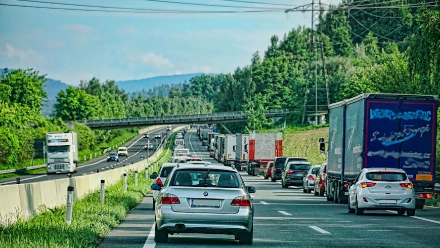 Staugefahr auf der Autobahn