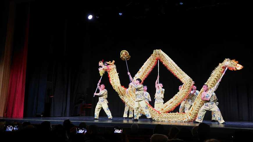 Der neunfältige Drache - Wu-Oper
